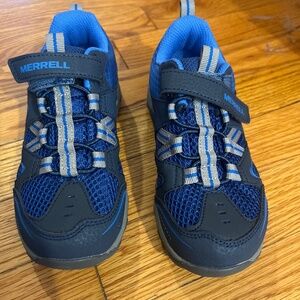 merrill’s boys shoe size 13m